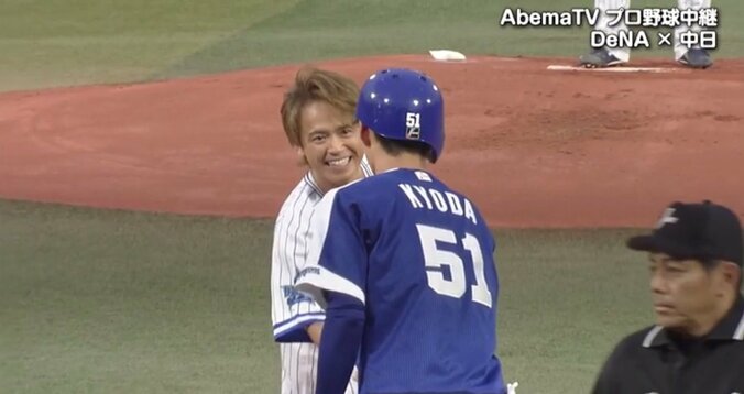 横浜DeNAを援護？　元光GENJI・諸星和己が始球式で中日・京田陽太自慢の足に死球 3枚目