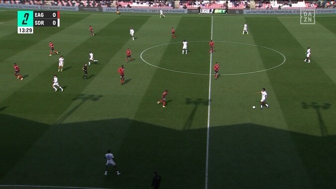 別格！中村敬斗、ビタ止めトラップ→美麗ターンで先制ゴールの起点に「めちゃくちゃいいターン」圧巻のボールコントロールにファン興奮 3枚目