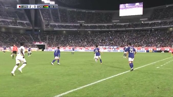 「評価爆上がり」22歳日本代表DF、ジダンばりの絶品スルーパスが話題沸騰「そこ見えてんのか」「凄まじい逸材」極上タッチで決定機演出の瞬間 3枚目