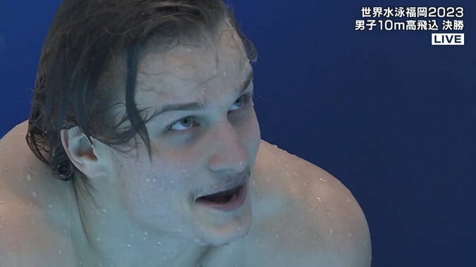 大国・中国の牙城を崩した22歳のイケメン選手 高速4回転半から水しぶき“ほぼゼロ”の「完全垂直入水」がもたらした歓喜の金メダル 1枚目