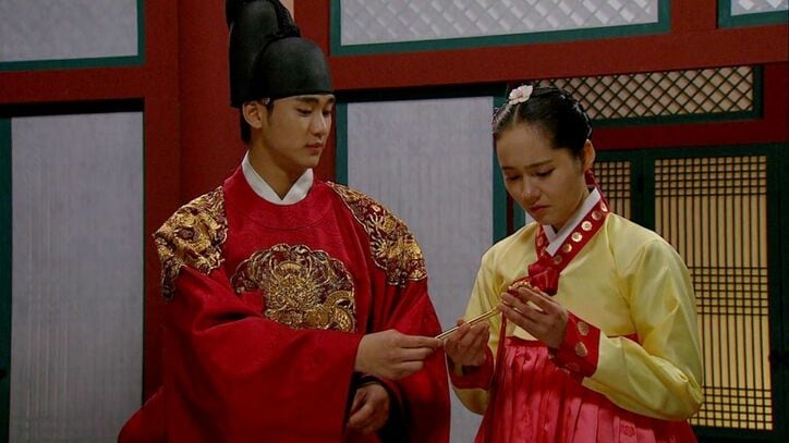 韓国で最高視聴率42%を記録!キム・スヒョン主演、切ない愛を描く大人気時代劇『太陽を抱く月』