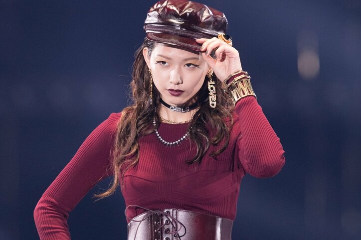 欅坂46が背中ざっくりセクシーに、個性全開アーティスティックに魅せた「TGC」ランウェイ