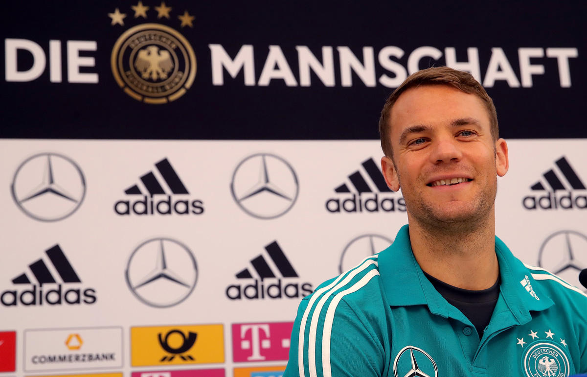 【新品・紙タグ付き】ブラジル代表 ０６／０７（H）ドイツW杯着用モデル ドイツ代表（A）2014 W杯 クローゼ＃11 + マッチデイ ＆ パッチ