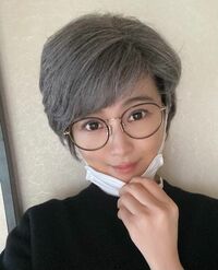 鈴木奈々、白髪混じりのおばあちゃんに変身し「超絶可愛い」「何でも似合っちゃいますね」と話題