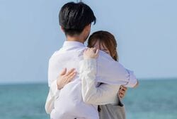 モテ男子、可愛すぎる女子と告白成立で熱烈ハグ！「僕の高校最後の“最高の彼女”になってください」『今日好き』マクタン編最終話