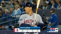 吉田正尚の13打席ぶりヒットでまさかの瞬間　打球に合わせて100キロ超えの巨漢・ゲレーロJr.がなぜかぴょん