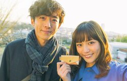高橋一生＆川口春奈、まるでプライベート？な2ショットセルフィー写真解禁　映画『九月の恋と出会うまで』