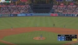 どうなってんだ…！？ 大谷翔平、爆速特大40号で“異変”「見上げすぎ」相手野手陣の被弾リアクションが話題に「無慈悲すぎる」