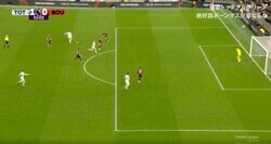 「天才かよ」「レベルが違う」 相手DF陣が騙された美しすぎる“神パス”が炸裂した瞬間　アジアNo.1ストライカーが繰り出した超絶プレー