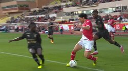 「今まで見たなかで最高！」南野拓実のゴールライン際30m爆走ドリブルに世界が注目！クライフターン→ダブルタッチ→インステップパスで守備3人を次々に切り裂いた瞬間「うますぎるって」