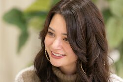 モデル・瑛茉ジャスミン、合コンで人気ハーフ芸人に猛アプローチ！ 顔赤らめながら大胆告白