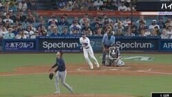 打球に何が起きた…！？「怖すぎる」 大谷翔平の“愛弟子”のホームランで“謎のハプニング”発生「もはやホラー」