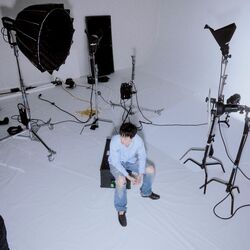 BANNY BUGS、"映画のように自分だけの人生を生きる"ことをテーマにした新曲「HOLLYWOOD」をリリース。