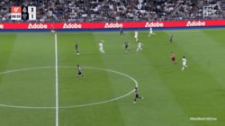 「本物の映像？」レアルMFの“65m超絶ゴール”が世界中で大バズり！「AIみたい」「歴史的なゴラッソ」本人はジョーク「真似しないでね」