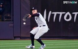 嘘だろ…？ 名手ジャッジの“痛恨エラー”にネット騒然！「どうした…」「可哀想すぎる」まさかの“落球”で試合の流れが一変した瞬間