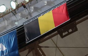 W杯中にベルギー国内で一部サポが暴徒化…発煙筒や爆竹、車も炎上し警察も介入