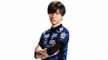 戦闘民族・鈴木優 東京に愛する家族を迎えて臨む新シーズン、目指すは