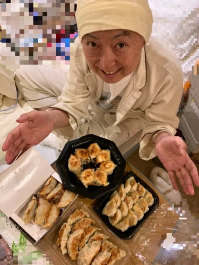 笠井アナ、妻に買ってきてもらった餃子を食べ比べるも「全然違うはずなのに、ほとんど変わらない」 1枚目