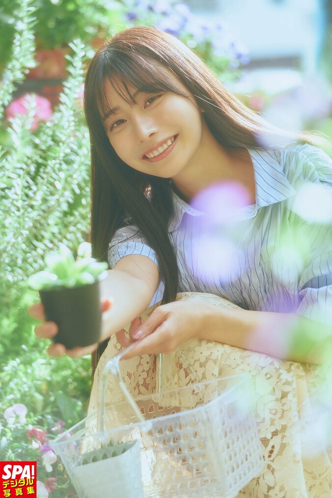 【写真・画像】“「自宅の植物をもらってほしい」と言われ会うと…” 鈴木優香が妄想撮で艷やかな魅力 SPA！デジタル写真集から誌面カット　1枚目