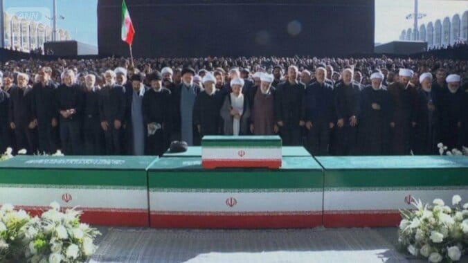 イラン前最高指導者ハメネイ師国葬　“暗殺恐れ”新指導者のモジタバ師は不在 1枚目
