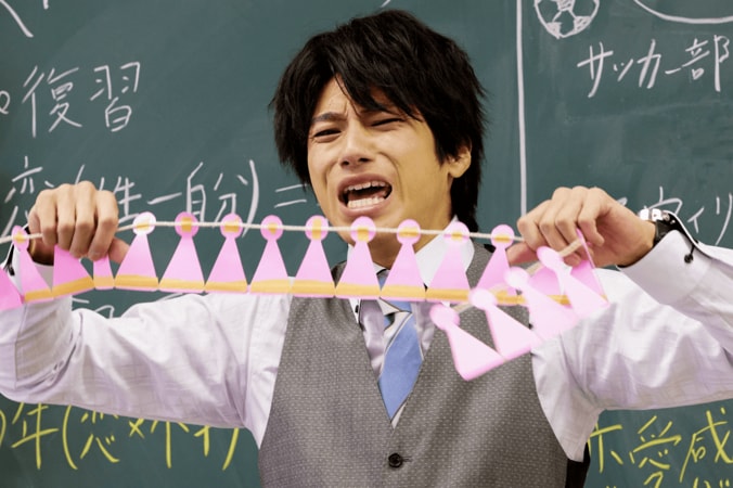 最恐で最狂の教師・頼田朝日による禁断の授業、次のテーマは“恋”『先生を消す方程式。』フライングドラマ 1枚目