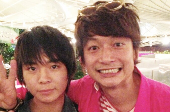 【写真・画像】香取慎吾、人気芸人の27歳イケメン息子と幼少期に共演「雰囲気今と違う！」当時の写真に驚きの声　1枚目