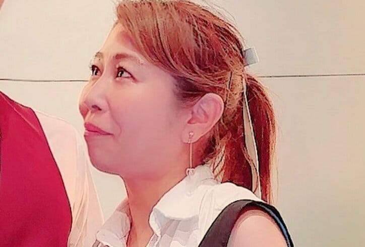 【写真・画像】娘の同級生と結婚した54歳女性、21歳年下夫からの猛アプローチを受けて結婚「ありえない」　1枚目