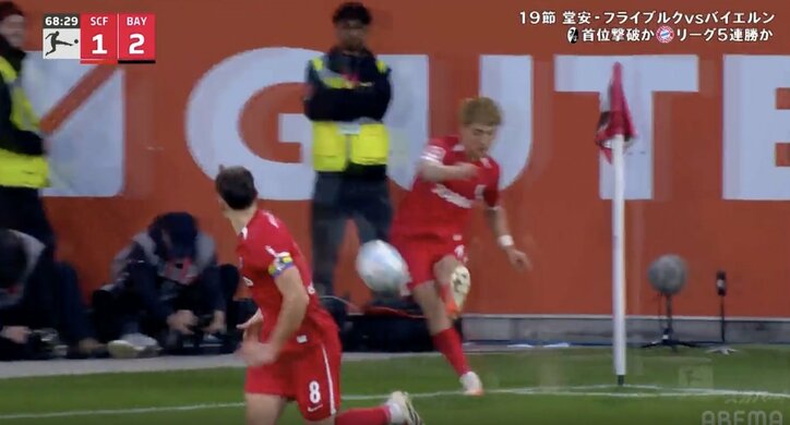 【写真・画像】「ボール消えた？」堂安律、一瞬の“変態パス”がヤバすぎる→DF2人を混乱させた瞬間「どうなってんの？」 予測不能な“超絶タッチ”にファン騒然　1枚目