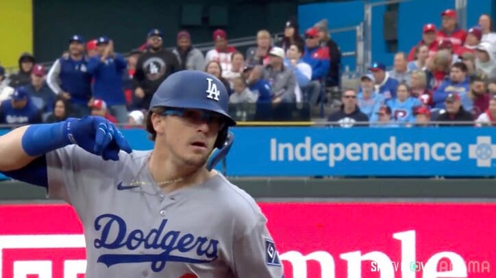 【写真・画像】大谷翔平、塁上の“動き”に現地実況驚愕…変わらぬ大胆さに注目「ビッグリードだ」強肩捕手も堪らず超警戒　1枚目