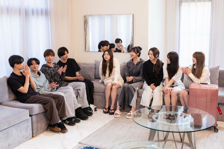 【写真・画像】「会いたかった人がいて」衝撃の追加メンバー登場に「強すぎる」「勝てる気がしない」史上最多13人の恋の旅へ『今日好き』卒業編2026第2話 2枚目