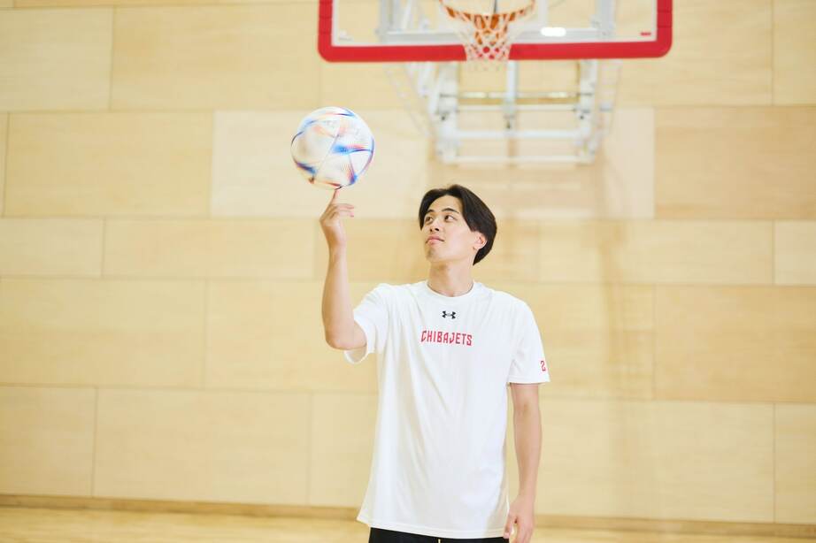バスケット以外の選択肢がなかった小学生時代は、サッカーに飢えていたという富樫選手 ©Yuki Suenaga