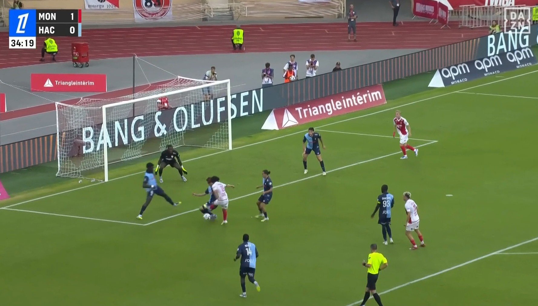 【映像】股抜き阻止で完璧ブロックの瞬間