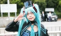 あやまんJAPANユースのグラドルが披露する、歴10年以上の初音ミクコスプレ