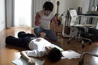 祐太郎(菅田将暉)が詩織(コムアイ)の死体を発見 残されたエンディングノートに書かれていたのは…『dele』第2話あらすじ(場面写真15枚)