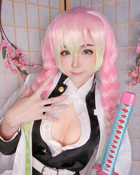 「本物みたい」タイ人コスプレイヤー・Anongの「鬼滅の刃」甘露寺蜜璃コスプレに絶賛の声