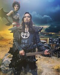 香取慎吾の“ヘヴィメタ姿”に「威圧感半端ないw」「怖いけどかっこいい」の声