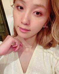 「可愛すぎ」「グッズになったら嬉しい」Dream Ami、手作りビーズアクセサリー披露しファン絶賛