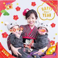 「とっても綺麗で幸せそう」蒼井そら、双子の愛息を抱えたお正月ショットに反響
