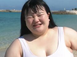 人気女性芸人の露出度多めな水着姿にノブ「あんなに出ていいん？」迫力ボディに驚き