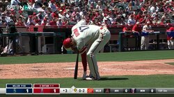 これは痛い……大谷翔平、まさかの2日連続自打球で痛みを必死に耐える姿にファンも心配「大丈夫かな」「めげないでー」