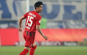 「2本ともコース完璧」ボランチ・鎌田大地の2ゴールに称賛続々「グラウンダーのシュート好き」