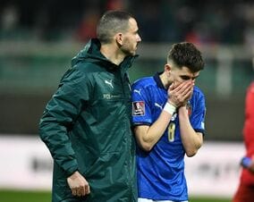 「言語道断、恥、はしたない」W杯予選敗退のイタリア、ロッカールームの汚さを母国メディアが酷評！「敗戦の悔しさでは正当化できない」【2022総集編】