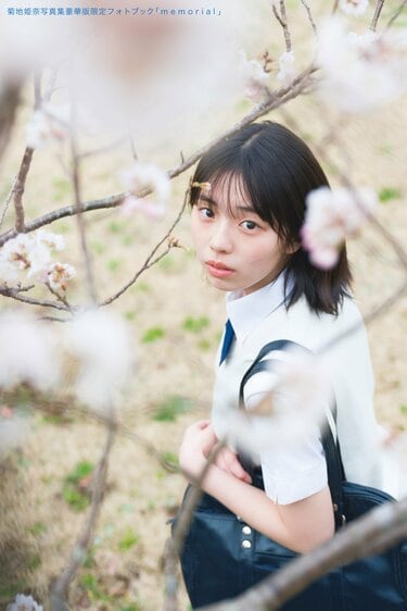 菊地姫奈 写真集『moment』『memory』豪華版 菊地姫奈写真集「memory」豪華版に同梱されるメイキング DVD「memories