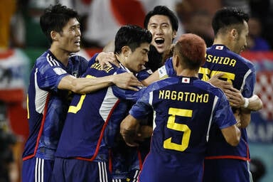 6月に日本と対戦したガーナのW杯ユニ、ホームは胸に黒い大きな星、アウェイは黄色から赤に大胆カラーチェンジ | 超WORLDサッカー! | FIFA  ワールドカップ 2022 完全ガイド by ABEMA