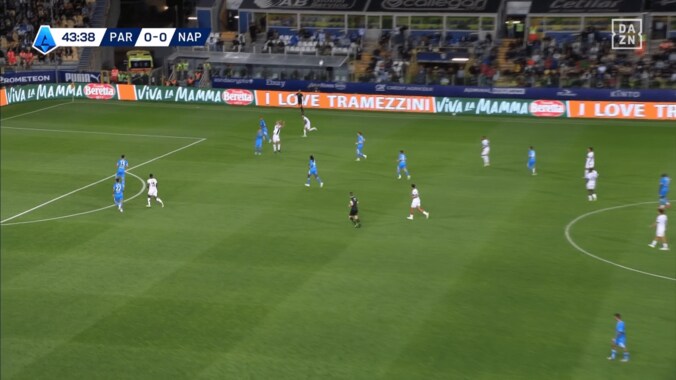 「レベチすぎる！」鈴木彩艶の“70m超級フィード”にSNS騒然「どこに飛ばすか見えててすごい」「日本代表でも活かしたい」「ビッククラブが興味を持つのも納得」 5枚目