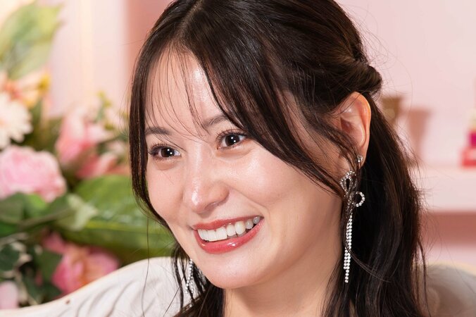 【写真・画像】お風呂で音が漏れる濃厚キス…32歳の元AKB、混浴で激しいスキンシップ「どうする...？」　1枚目