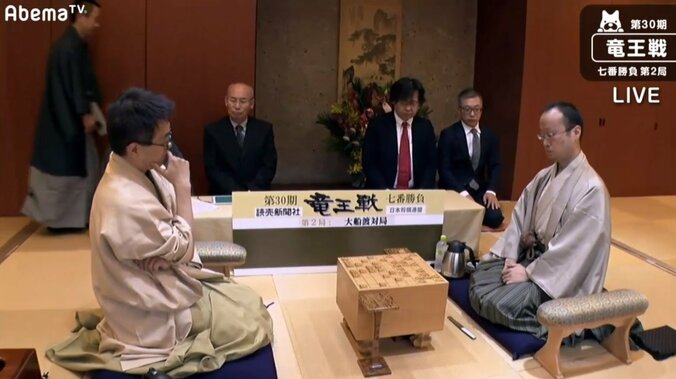 将棋・渡辺竜王対羽生棋聖、第2局が再開　対戦成績は羽生棋聖の5連勝中／竜王戦七番勝負 1枚目