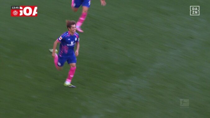 「日本人が輝いた」佐野海舟の“５秒ゴラッソ”をドイツ・メディア大絶賛！「力強い独走から強烈弾」美しい初ゴールの瞬間 3枚目