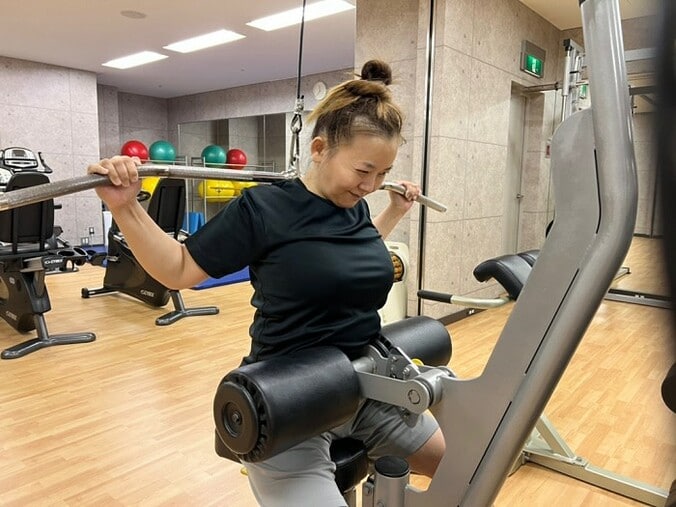  華原朋美、トレーニングに励む姿を公開「だんだんキツくなってきて息切れ」  1枚目