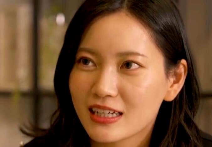 【写真・画像】リチ、彼氏・クロちゃんと家デートしないグロテスクな理由「めっちゃ靴下に白い粉がつく」　1枚目